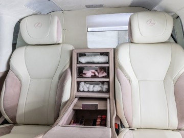 Lexus LX - Mobilna garderoba